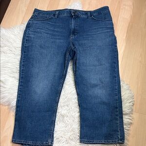 Lee Women’s Capri Mid Rise Classic Blue Jeans 18 M